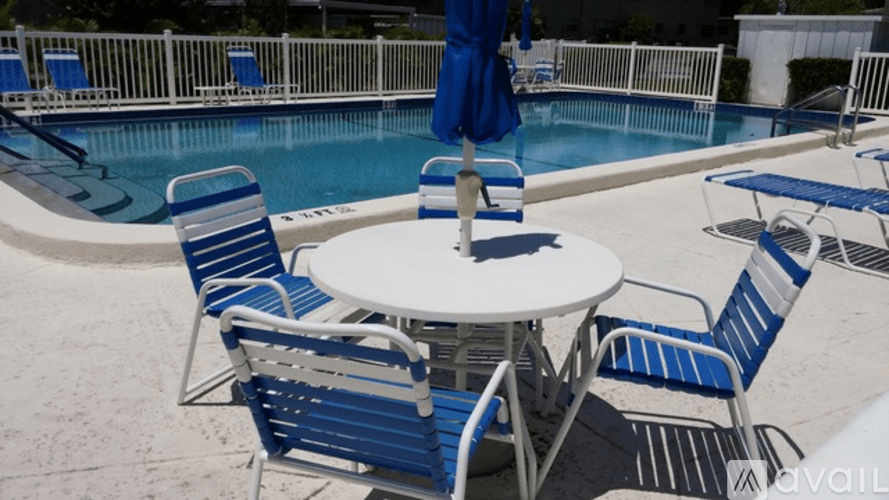 Seminole Condo: 11200 102nd Ave N