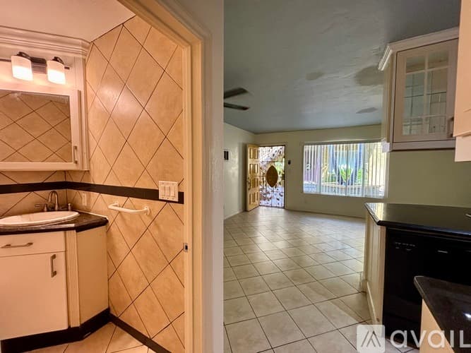 San Diego Apartment: 4246 Van Dyke Ave