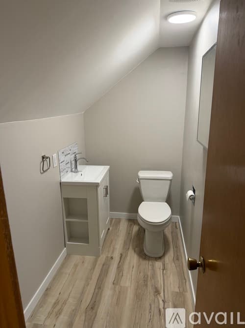Cedar Rapids House: 139 21st St SW
