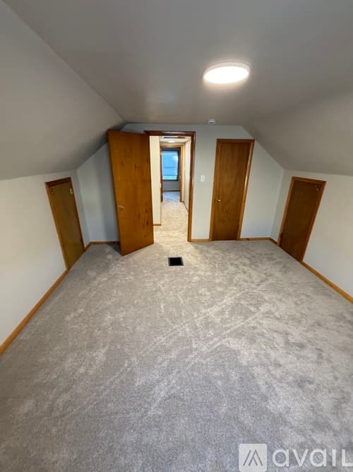 Cedar Rapids House: 139 21st St SW
