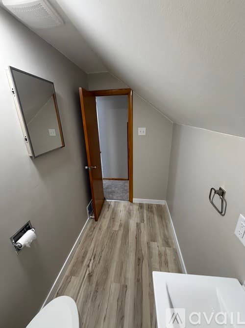 Cedar Rapids House: 139 21st St SW