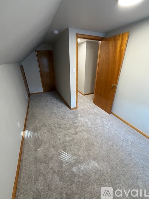 Cedar Rapids House: 139 21st St SW