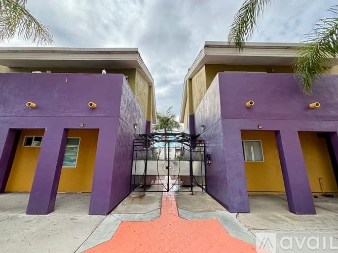San Diego Apartment: 4246 Van Dyke Ave