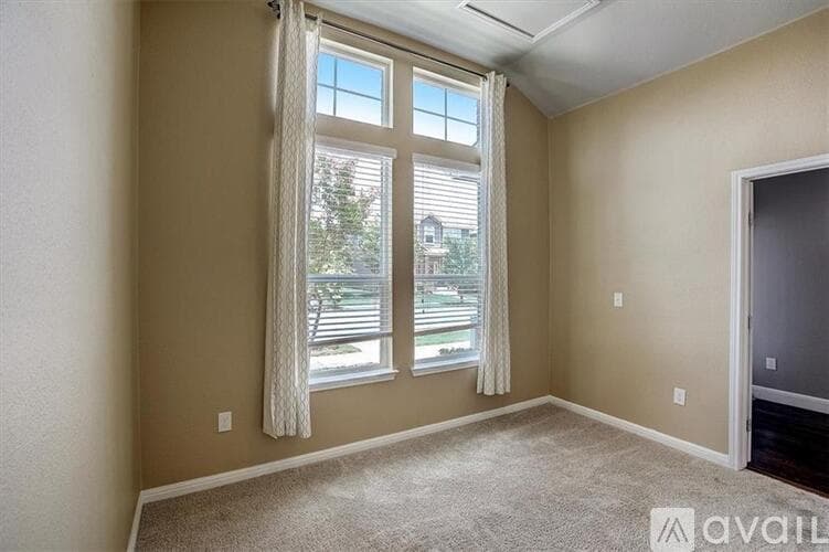 Pflugerville House: 1121 Badlands Dr