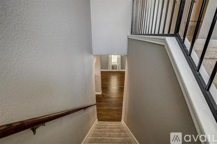 Pflugerville House: 1121 Badlands Dr