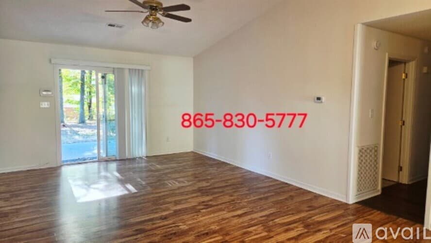 Knoxville House: 6029 Morning Glory Pl
