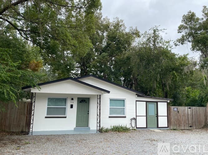 Gainesville House: 115 Southeast 9th Street