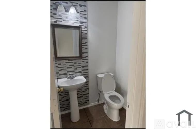 Fort Worth House: 9113 Goldenview Drive