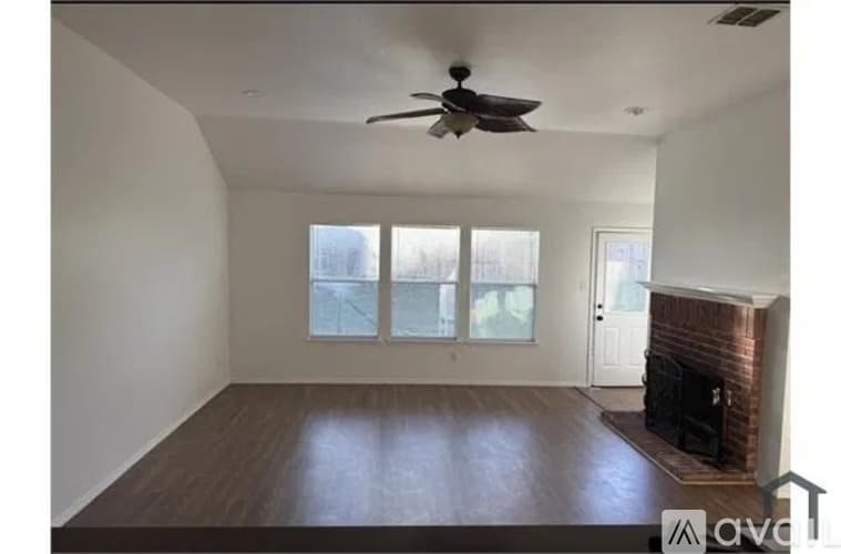 Fort Worth House: 9113 Goldenview Drive