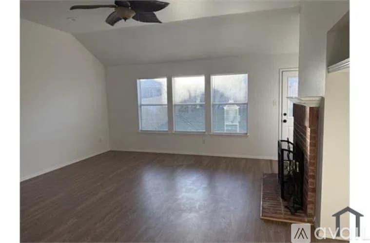 Fort Worth House: 9113 Goldenview Drive