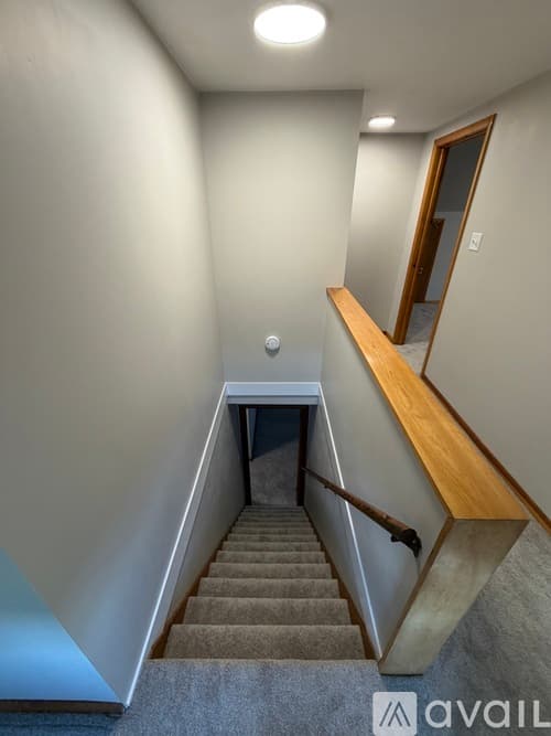 Cedar Rapids House: 139 21st St SW