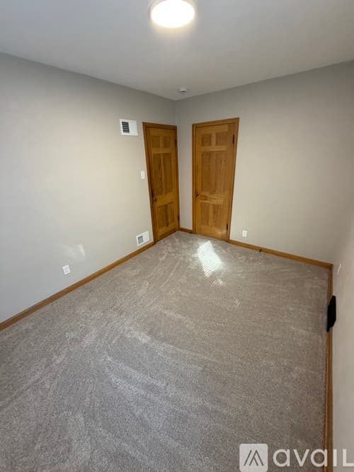 Cedar Rapids House: 139 21st St SW