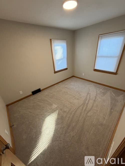 Cedar Rapids House: 139 21st St SW