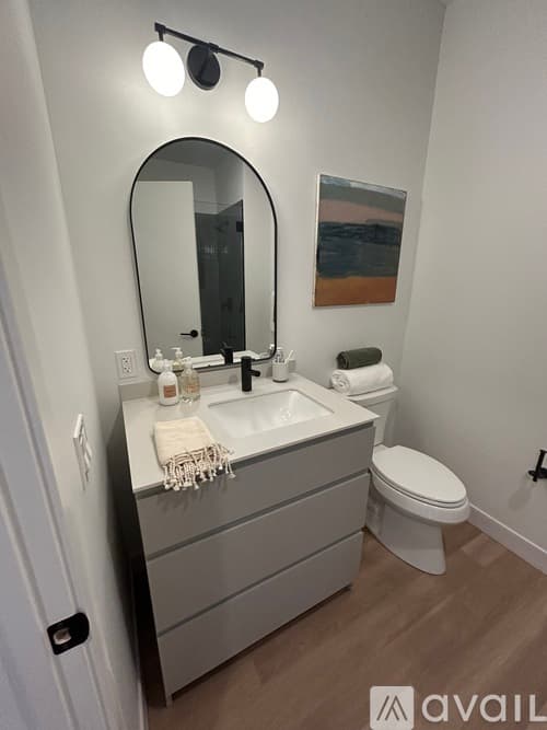 Chicago Apartment: 305 N Ada St