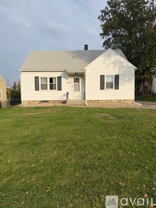 Cedar Rapids House: 139 21st St SW