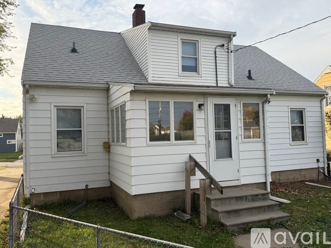 Cedar Rapids House: 139 21st St SW