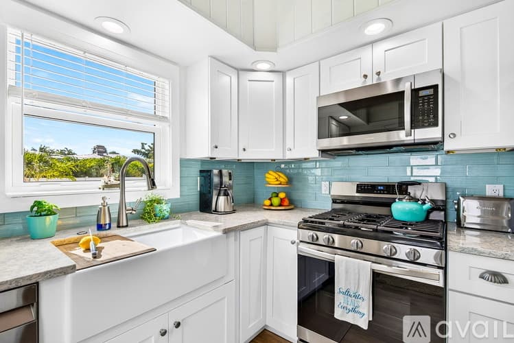 Holmes Beach House: 203 84th Street