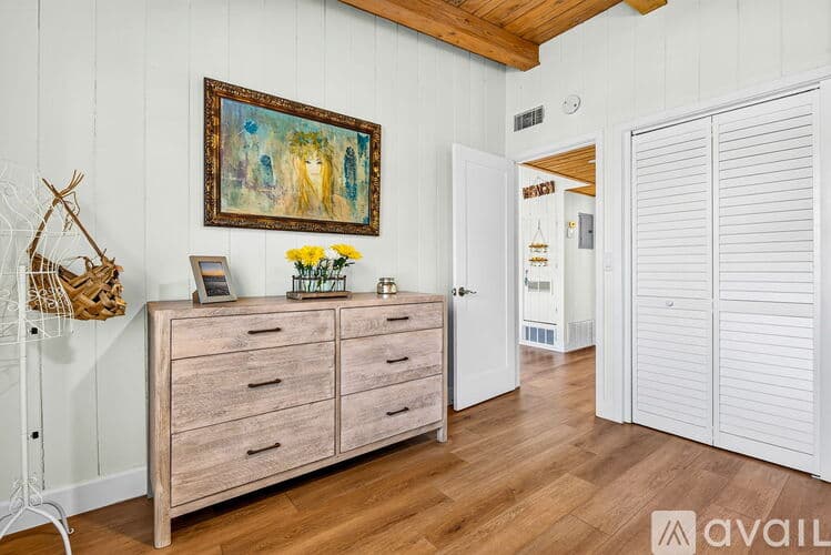 Holmes Beach House: 203 84th Street