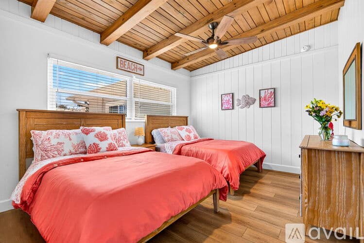 Holmes Beach House: 203 84th Street