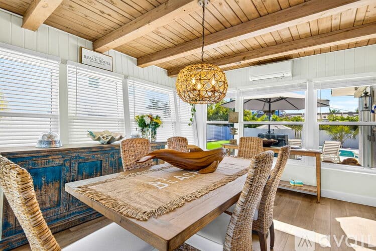 Holmes Beach House: 203 84th Street