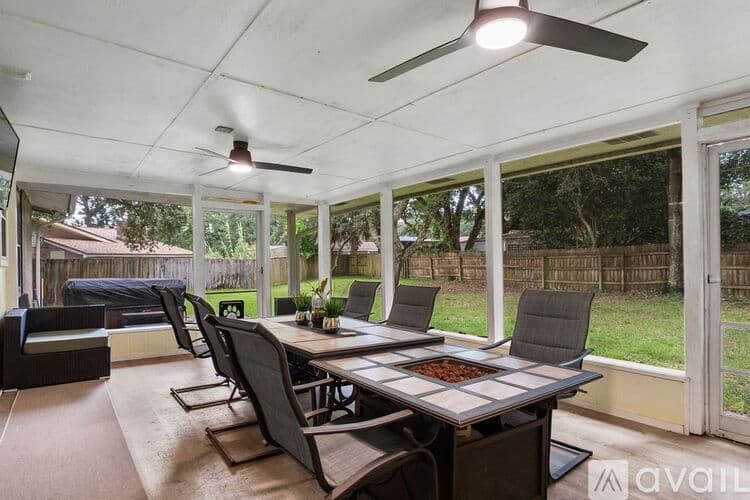 Fort Walton Beach House: 123 Pinewood Terrace