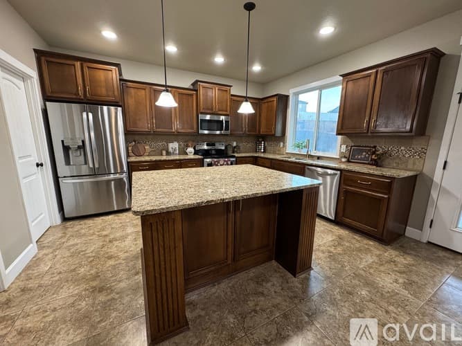 Kennewick House: 1851 S Fescue St