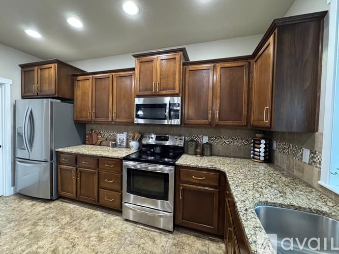 Kennewick House: 1851 S Fescue St