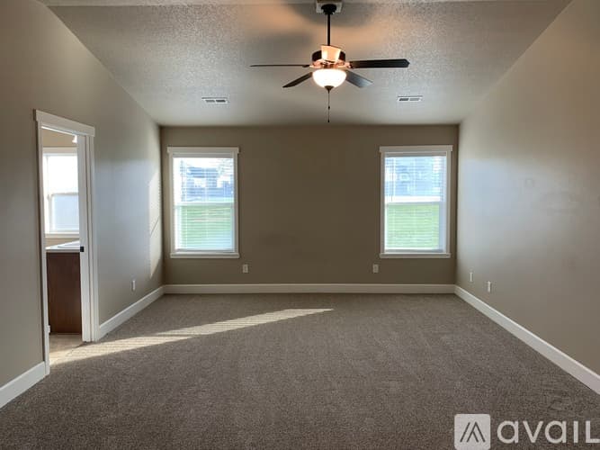 Kennewick House: 1851 S Fescue St