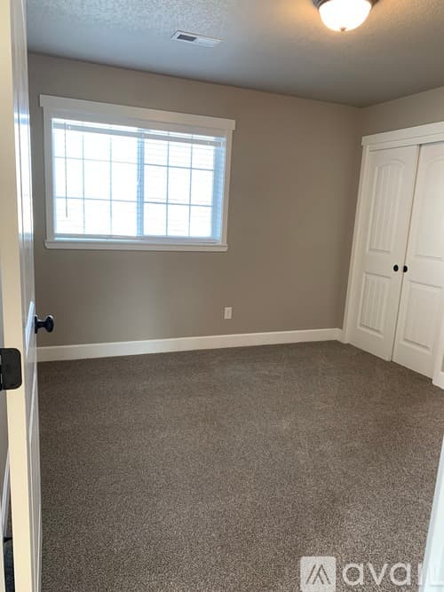 Kennewick House: 1851 S Fescue St