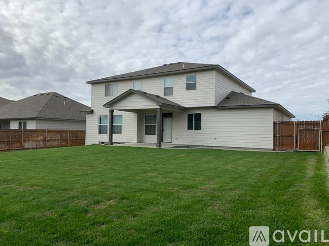 Kennewick House: 1851 S Fescue St
