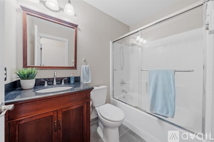 Gig Harbor Apartment: 5304 25th Avenue Northwest Master Unit
