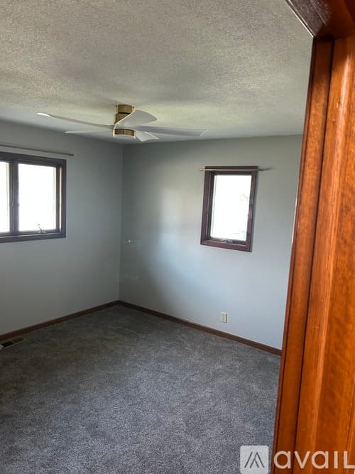 Garner House: 765 W 8th St