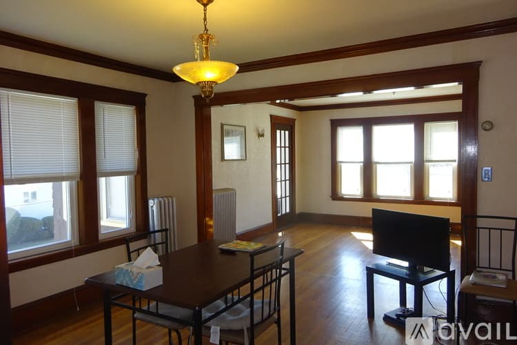 Medford Apartment: 115 Playstead Rd