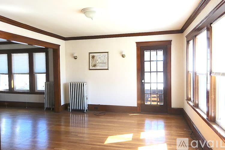 Medford Apartment: 115 Playstead Rd