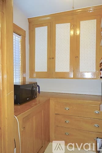 Medford Apartment: 115 Playstead Rd