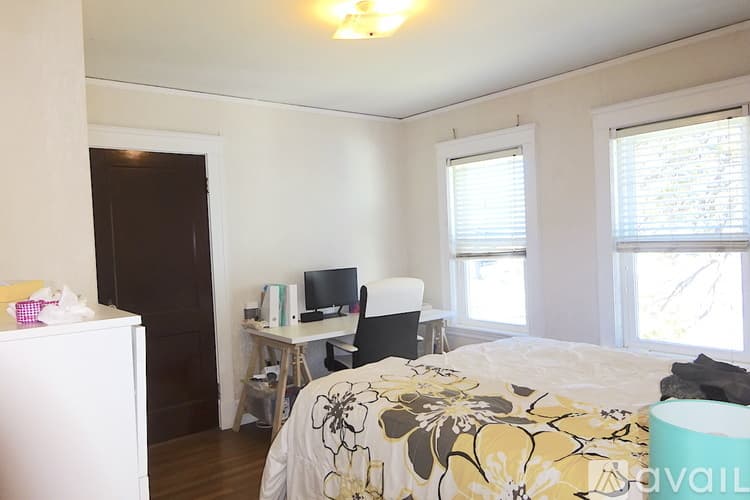 Medford Apartment: 115 Playstead Rd