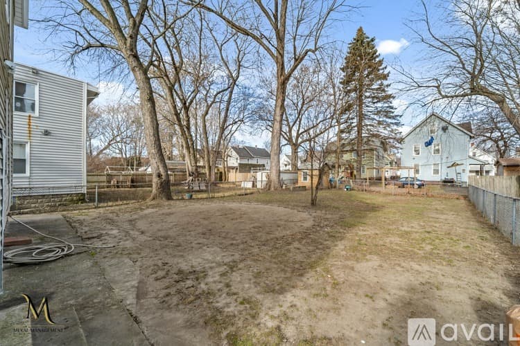 Springfield Apartment: 46 Talcott Ave
