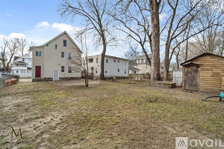 Springfield Apartment: 46 Talcott Ave
