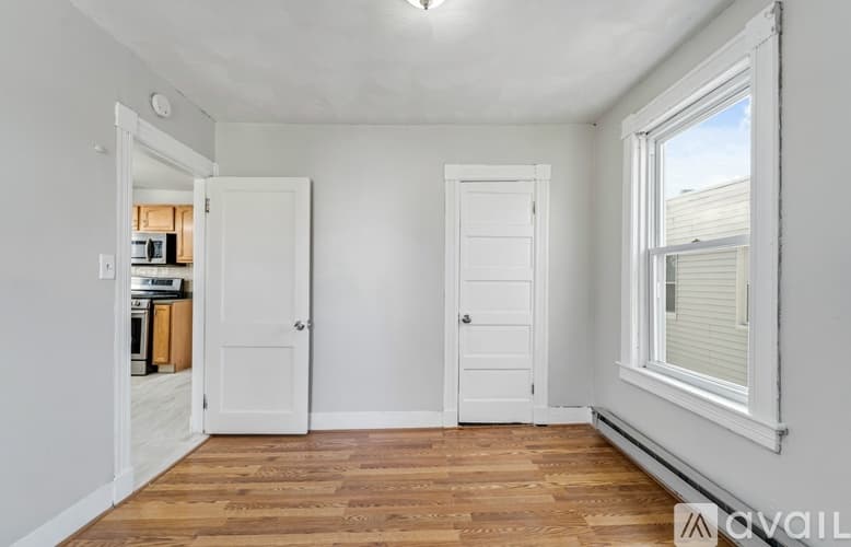 Springfield Apartment: 46 Talcott Ave