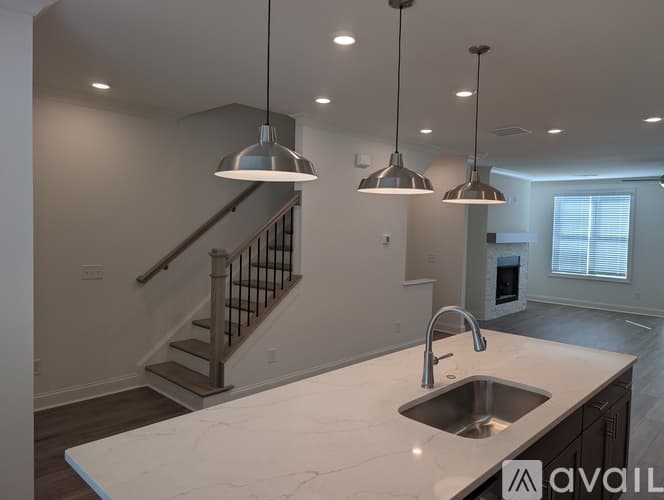 Cumming Townhome: 655 Silva Str