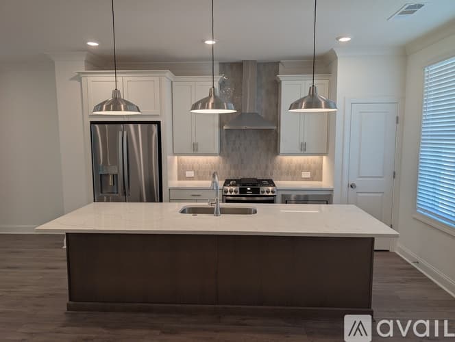 Cumming Townhome: 655 Silva Str