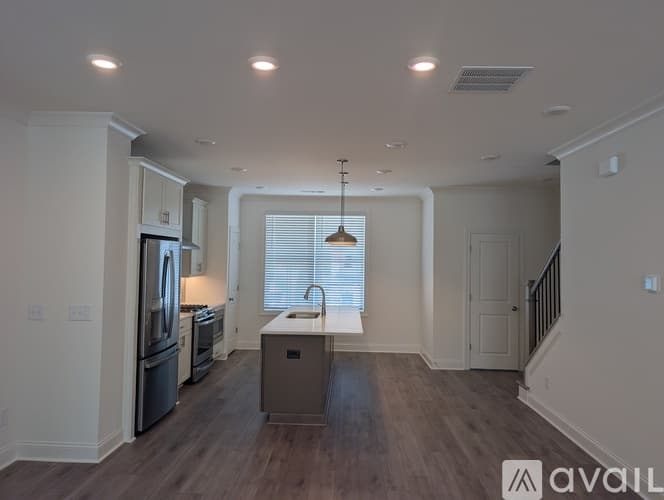 Cumming Townhome: 655 Silva Str