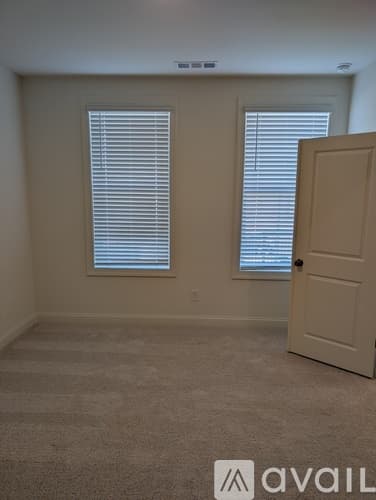 Cumming Townhome: 655 Silva Str