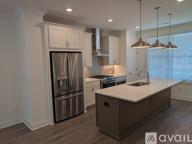 Cumming Townhome: 655 Silva Str