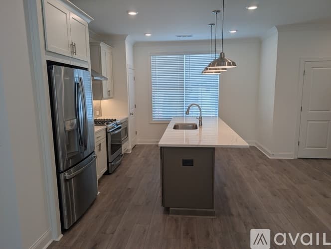 Cumming Townhome: 655 Silva Str