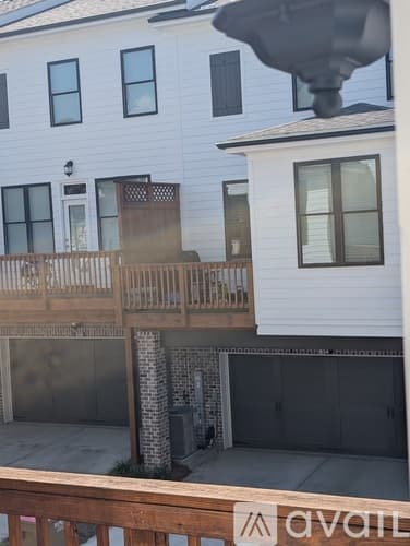 Cumming Townhome: 655 Silva Str