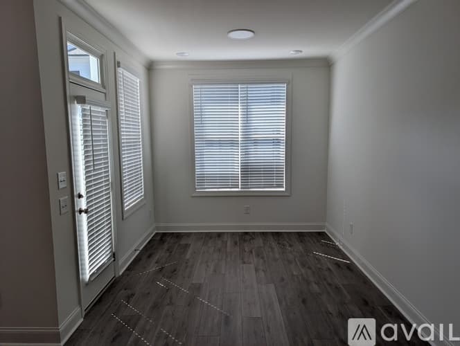 Cumming Townhome: 655 Silva Str