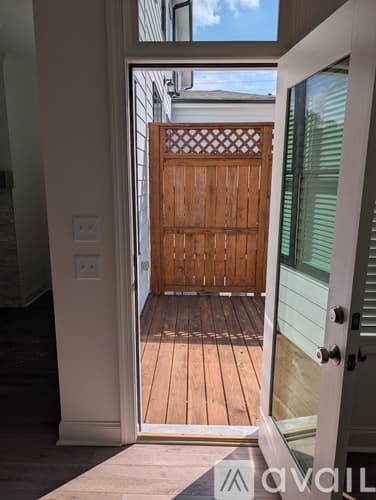 Cumming Townhome: 655 Silva Str
