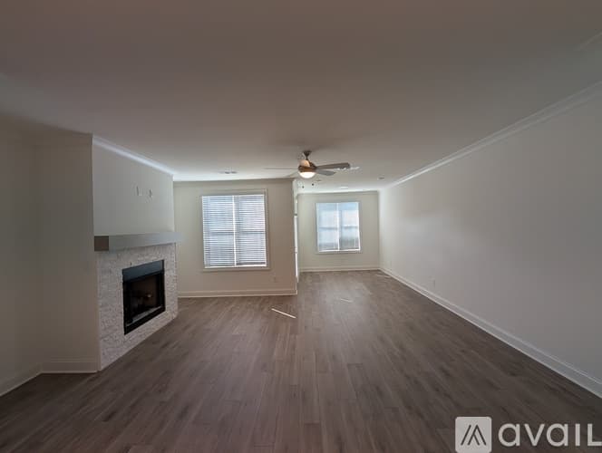 Cumming Townhome: 655 Silva Str
