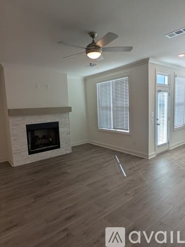 Cumming Townhome: 655 Silva Str